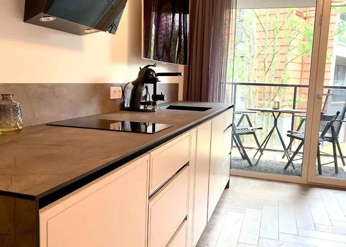 Hill Namai 팔랑가